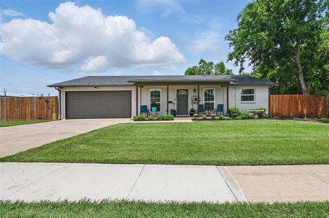 201 E Eller Avenue Crowley TX 76036