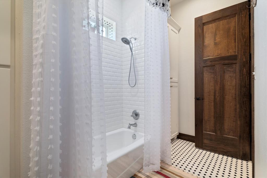 A0033 CRITTENDEN N SURVEY - Residential