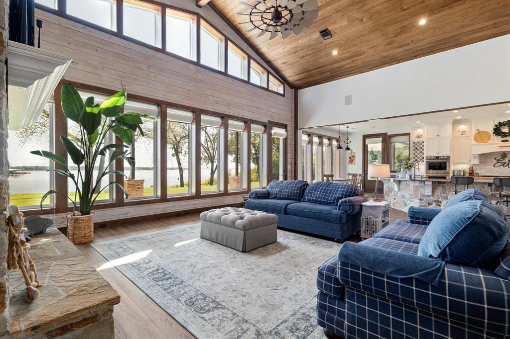 A0033 CRITTENDEN N SURVEY - Residential