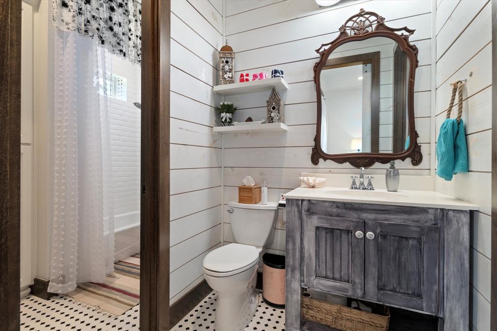 A0033 CRITTENDEN N SURVEY - Residential