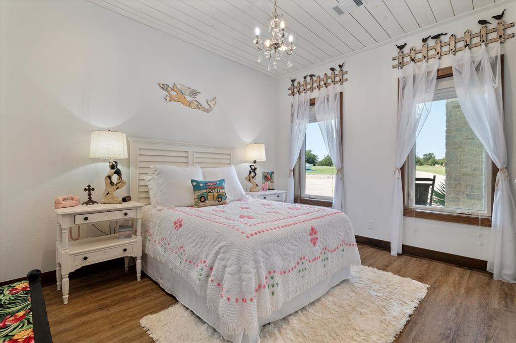 A0033 CRITTENDEN N SURVEY - Residential