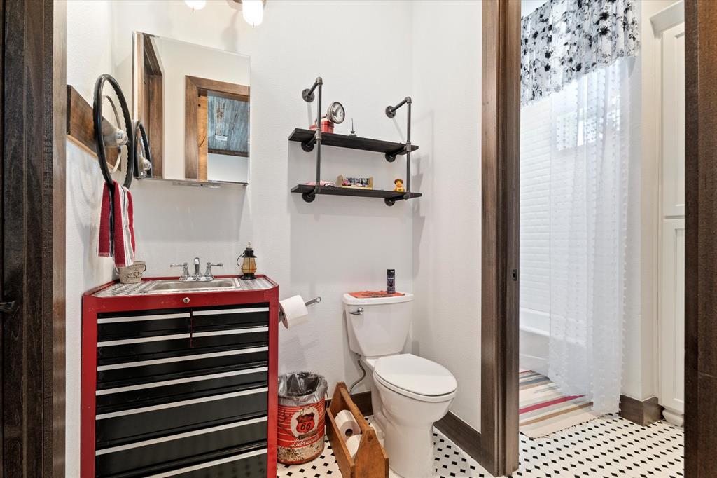 A0033 CRITTENDEN N SURVEY - Residential