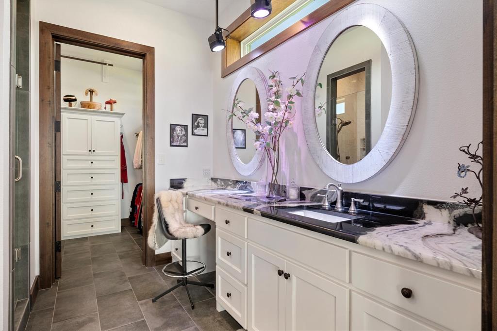 A0033 CRITTENDEN N SURVEY - Residential