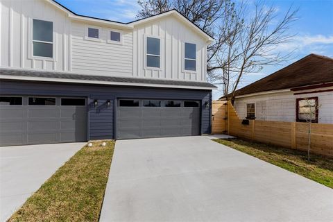 Tiny photo for 3526 Spring Avenue, Dallas, TX 75210 (MLS # 21210256)
