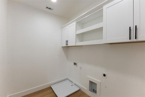 Tiny photo for 3526 Spring Avenue, Dallas, TX 75210 (MLS # 21210256)