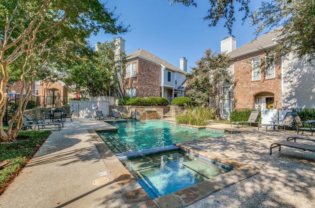 Montfort Twnhms - Residential