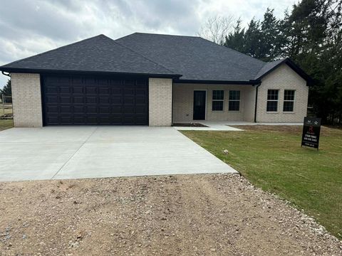 Photo of 905 W Cardinal Street, Ector, TX 75439 (MLS # 21188460)