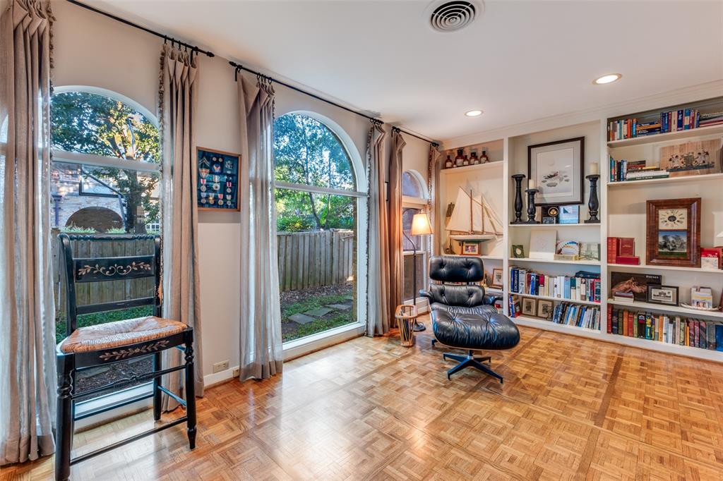 Country Club Estates - Residential