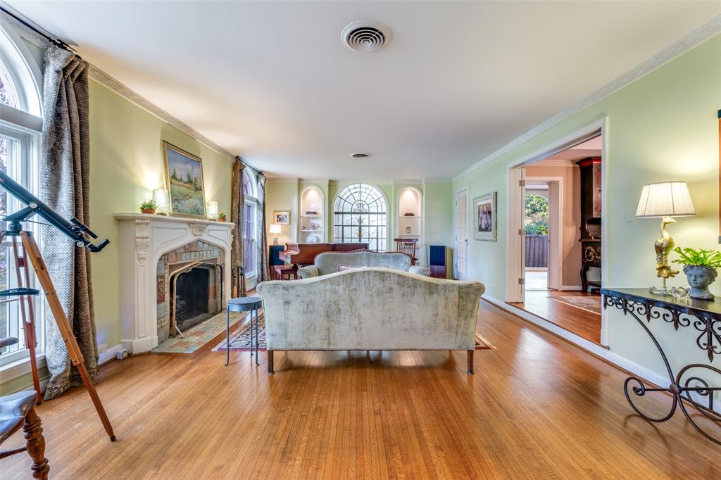 Country Club Estates - Residential