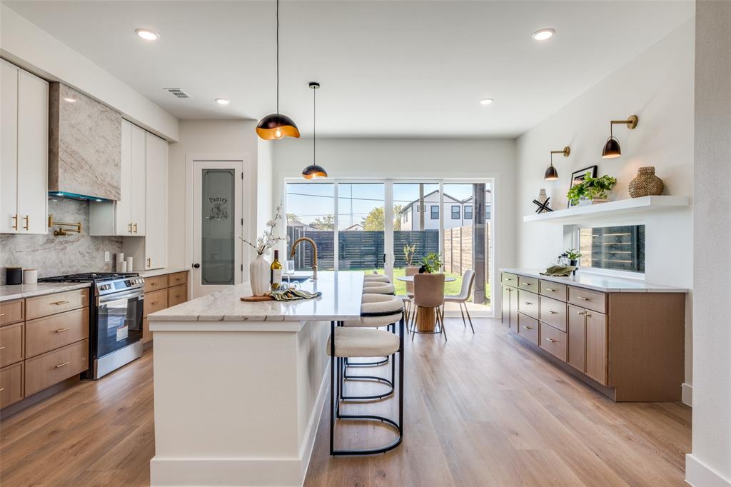 BARNES & MITCHELLS GRAND AVE - Residential