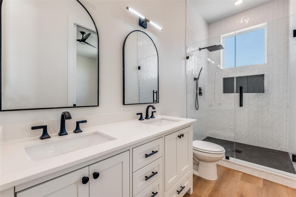 BARNES & MITCHELLS GRAND AVE - Residential