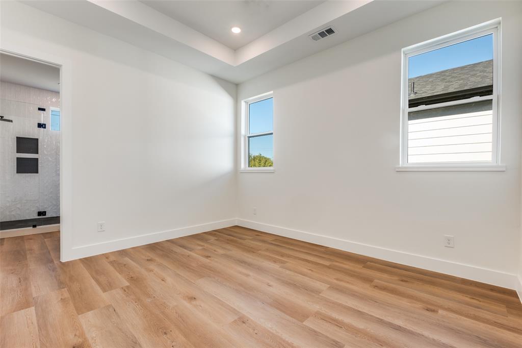 BARNES & MITCHELLS GRAND AVE - Residential