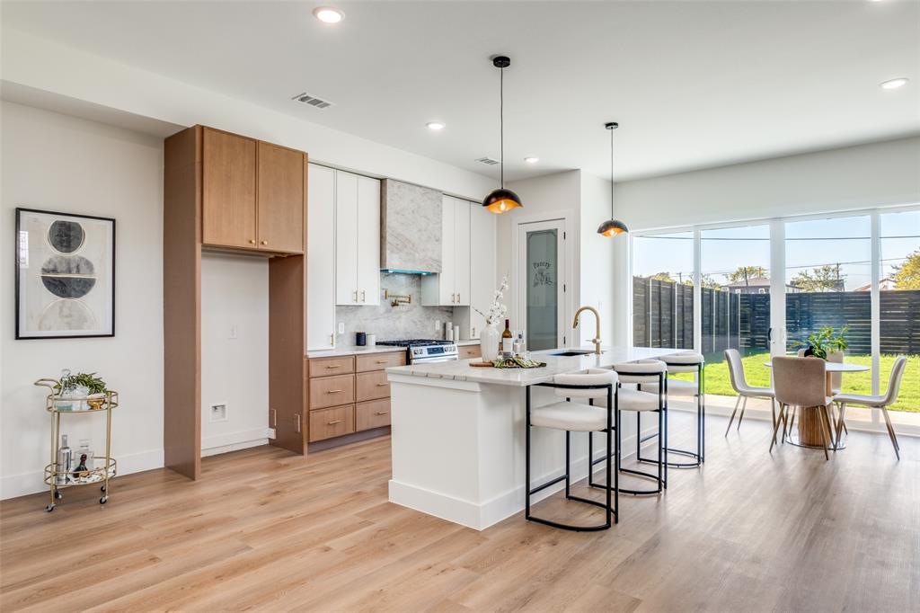 BARNES & MITCHELLS GRAND AVE - Residential