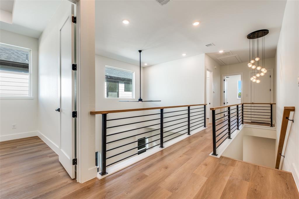 BARNES & MITCHELLS GRAND AVE - Residential