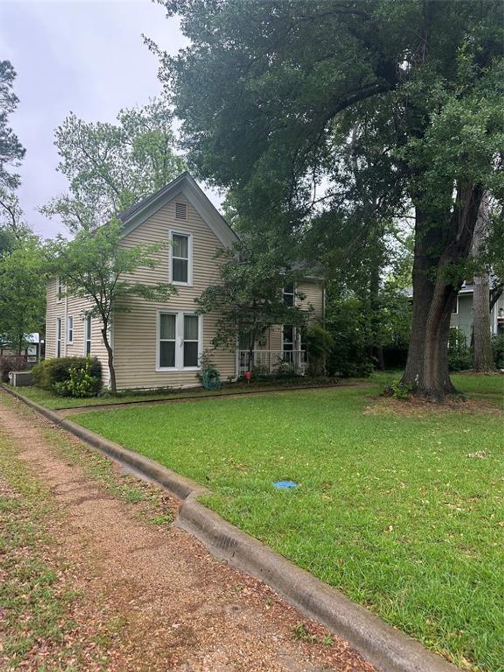 Photo of 504 1st Street, Terrell, TX 75160 (MLS # 21306924)