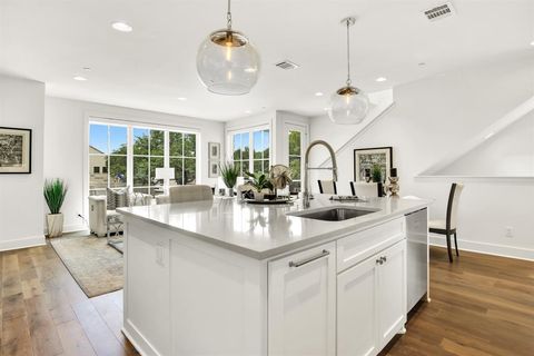 Tiny photo for 4116 University Boulevard #A3, University Park, TX 75205 (MLS # 21098819)