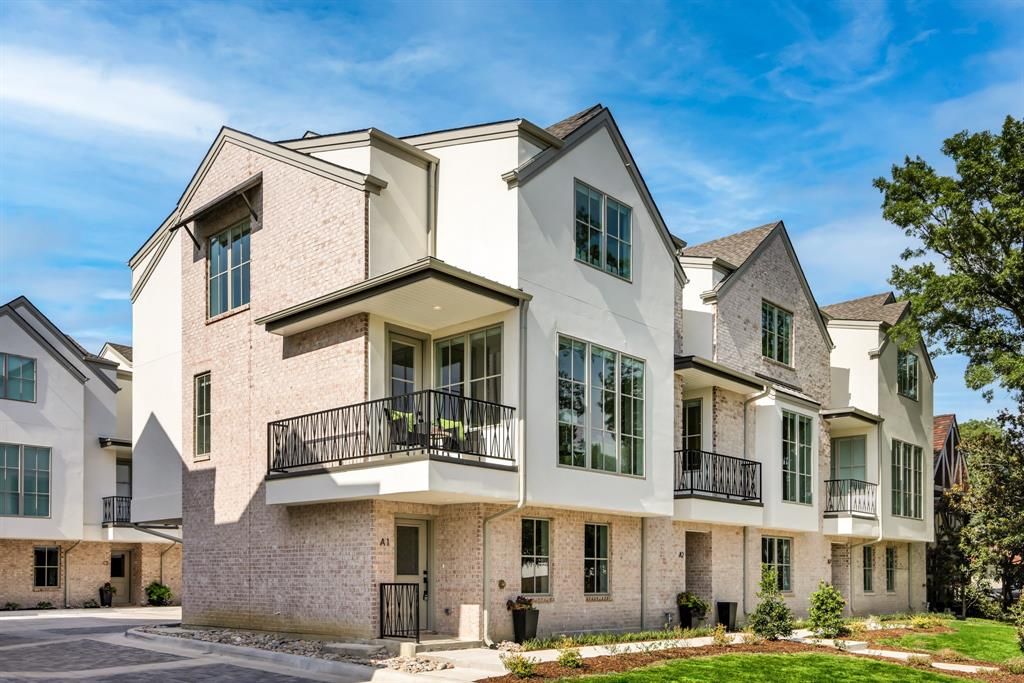 Photo for 4116 University Boulevard #A3, University Park, TX 75205 (MLS # 21098819)