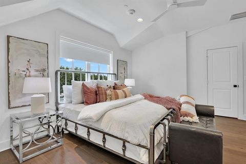 Tiny photo for 4116 University Boulevard #A3, University Park, TX 75205 (MLS # 21098819)