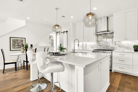 Tiny photo for 4116 University Boulevard #A3, University Park, TX 75205 (MLS # 21098819)