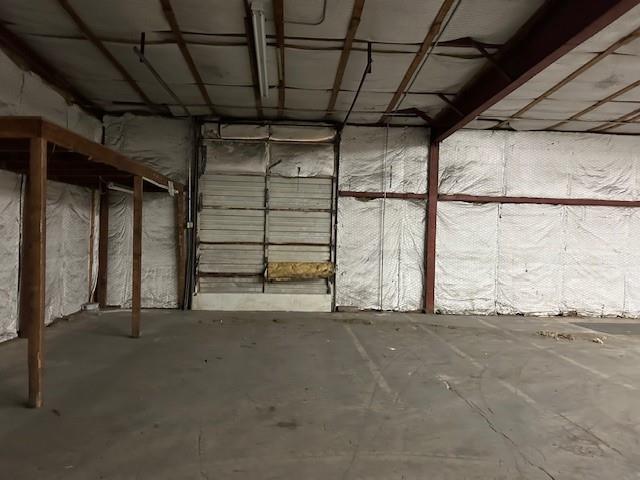 Andrews Distributing Add 7389 - Commercial Lease