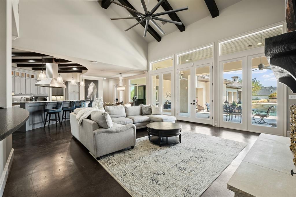 914 Foxglove Trail