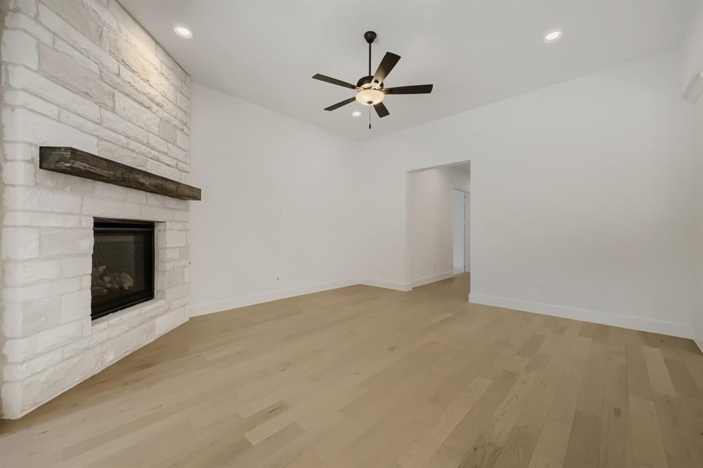 1813 Flowerfield Lane