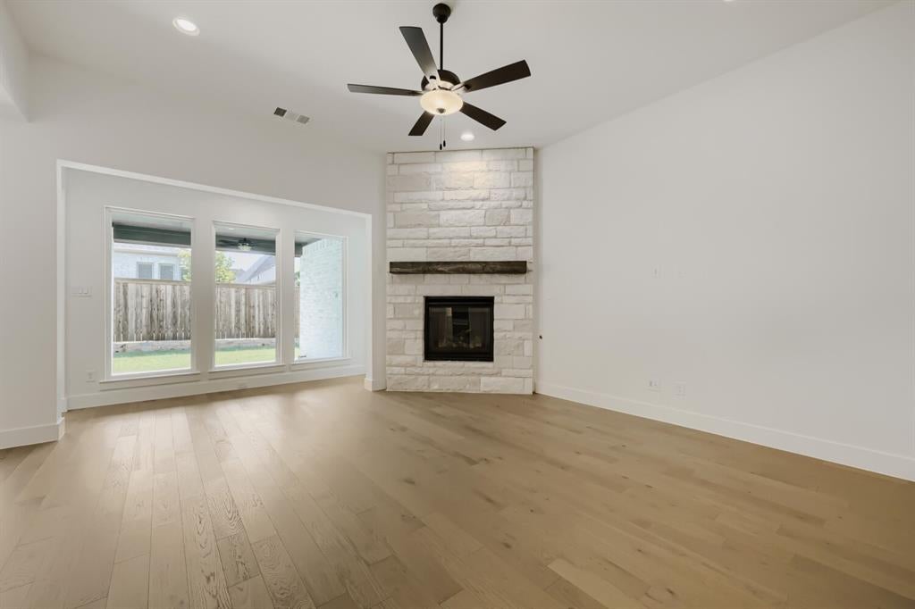 1813 Flowerfield Lane