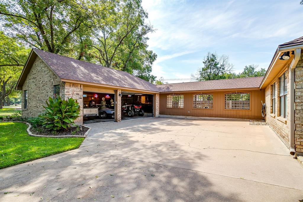7303 Ravenswood Road