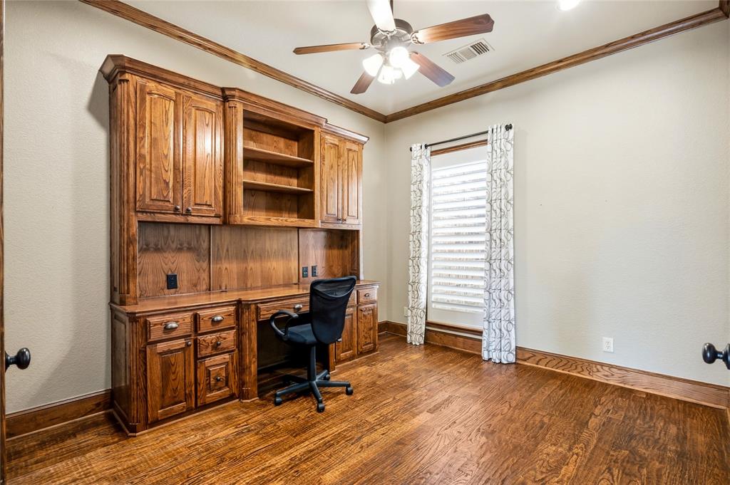 3304 Twin Lakes Drive