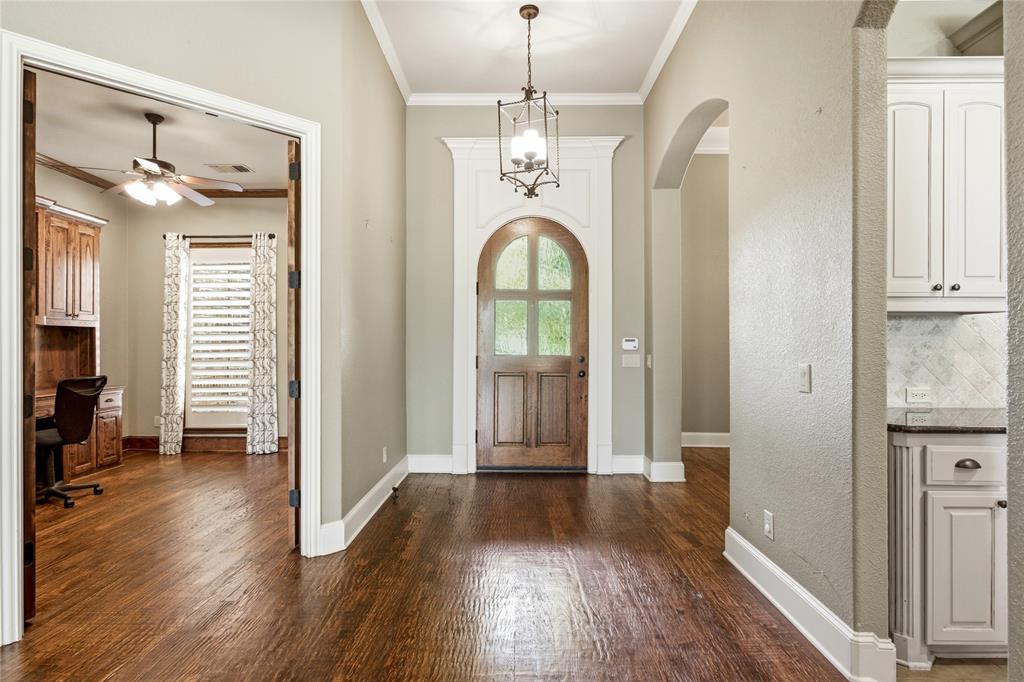 3304 Twin Lakes Drive