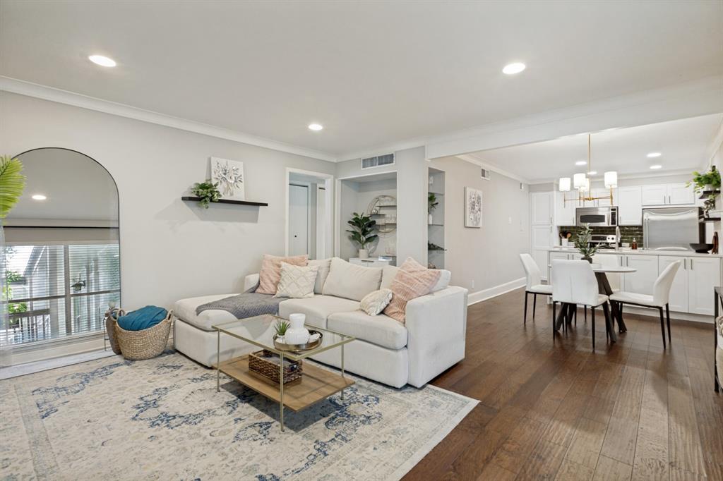 5934 Sandhurst Lane 208