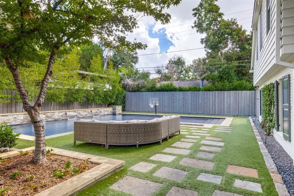 Highland Park West 01 Instl - Residential