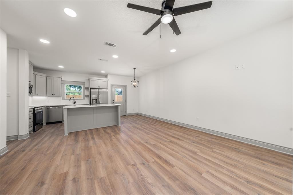 301 Live Oak Trail