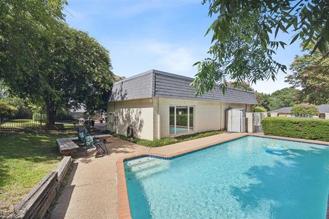 A home in Benbrook