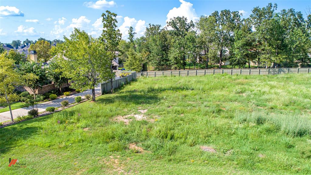 Southern Trace - Land