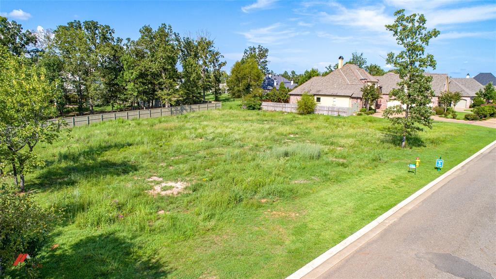 Southern Trace - Land