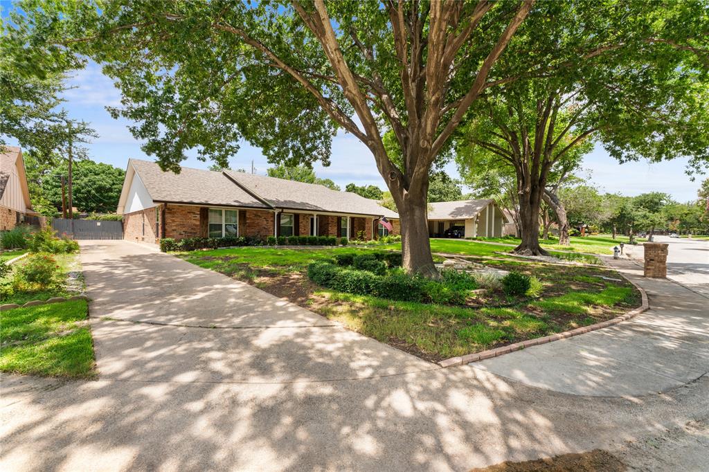 1317 Broadmoor Lane