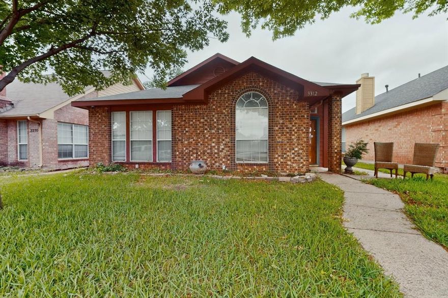 Brick Home In Rowlett! Comes equipped with 3 bedrooms, 2 full bathrooms, 1 car garage, fireplace, vaulted ceilings, ceiling fans, electric range, built-in  microwave, dishwasher, gazebo in back yard, near schools, shopping,dining, freeway and much more.....come & see!