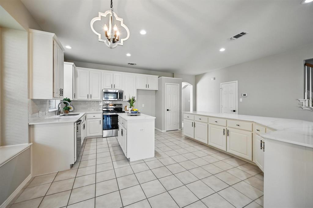 Frisco, Texas 75035, United States, 4 Bedrooms Bedrooms, ,2 BathroomsBathrooms,Residential,Pending,115881