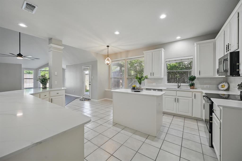 Frisco, Texas 75035, United States, 4 Bedrooms Bedrooms, ,2 BathroomsBathrooms,Residential,Pending,115881