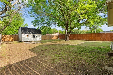 Tiny photo for 904 Kent Drive, Gainesville, TX 76240 (MLS # 21341946)