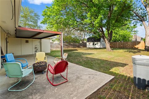 Tiny photo for 904 Kent Drive, Gainesville, TX 76240 (MLS # 21341946)