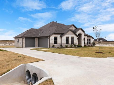 Photo of 124 Lila Lake Drive, Waxahachie, TX 75165 (MLS # 21179042)