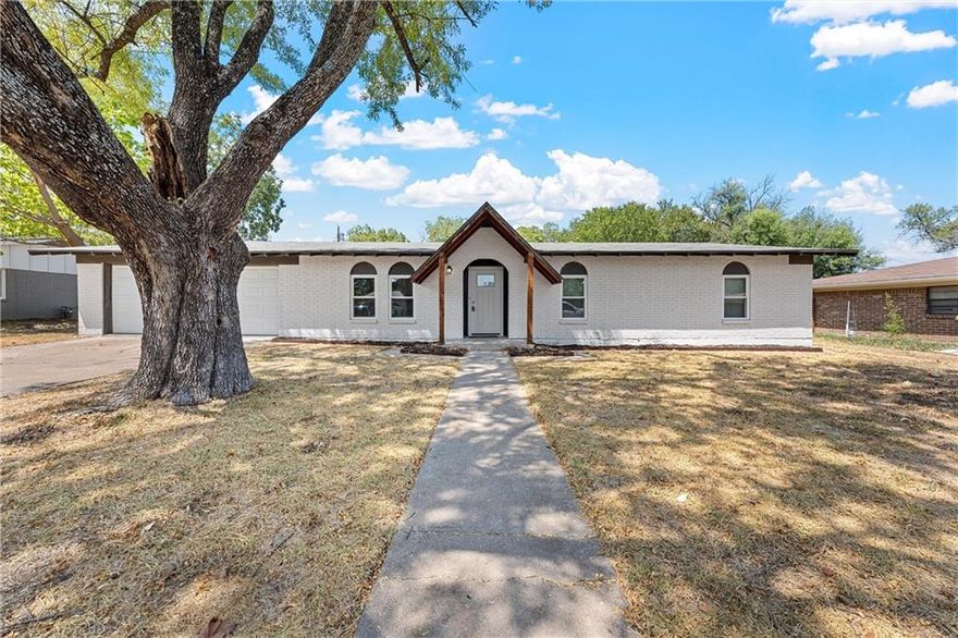Welcome to your dream home in Robinson, TX! This fully remodeled 4 bedroom 2 bath home is the perfect blend of style, comfort, and outdoor recreation. Relax and unwind in the spacious living room with its cozy ambiance and ample natural light. This home offers a gorgeous kitchen with custom cabinets and countertops that opens into a versatile dining area that can be used as a formal dining space or additional family room. The home features spacious bedrooms with lots of storage. This home also has an attached 2 car garage with laundry space. Situated in Robinson ISD, you'll enjoy the perfect balance of privacy and convenience. Nearby amenities include shopping centers, restaurants, parks, lakes and schools. Easy access to highways ensures a seamless commute to all that Central Texas has to offer. 

Recent updates include: New granite countertops, new LVP floors, new light fixtures and hardware, new plumbing fixtures, new custom cabinets, new windows, new gutters, indoor and outdoor paint throughout, added insulation, stainless appliances.