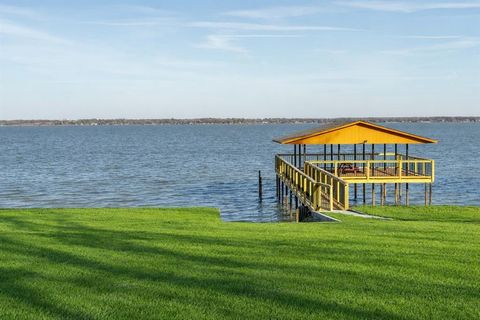 Photo of 1425 Oak Hill Drive, Kemp, TX 75143 (MLS # 21171784)