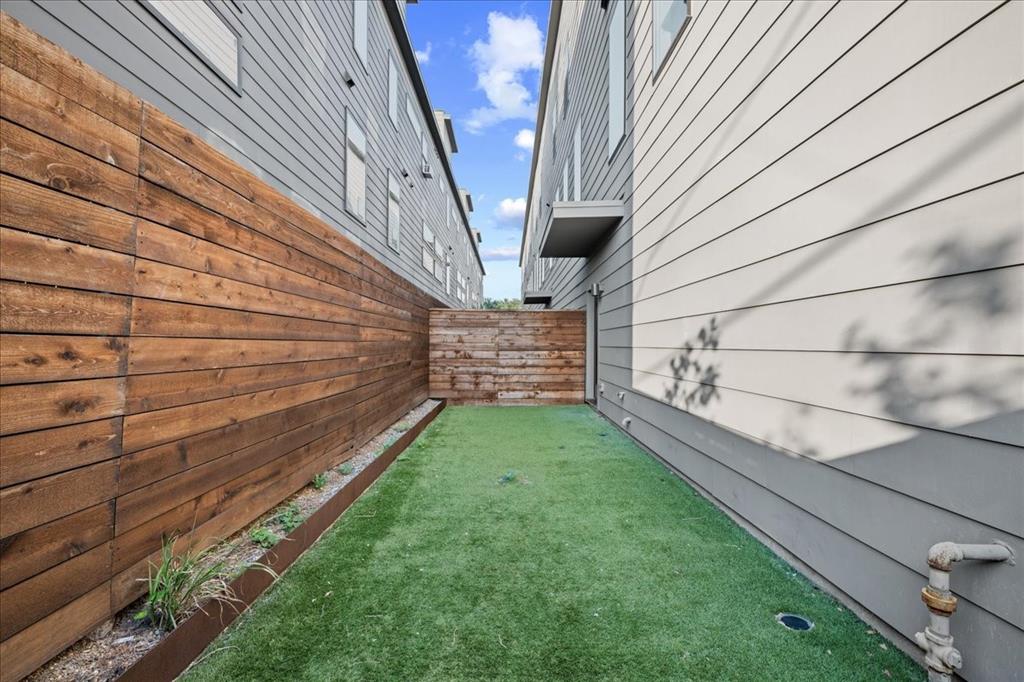 1715 Bennett Ave Condos - Residential Lease