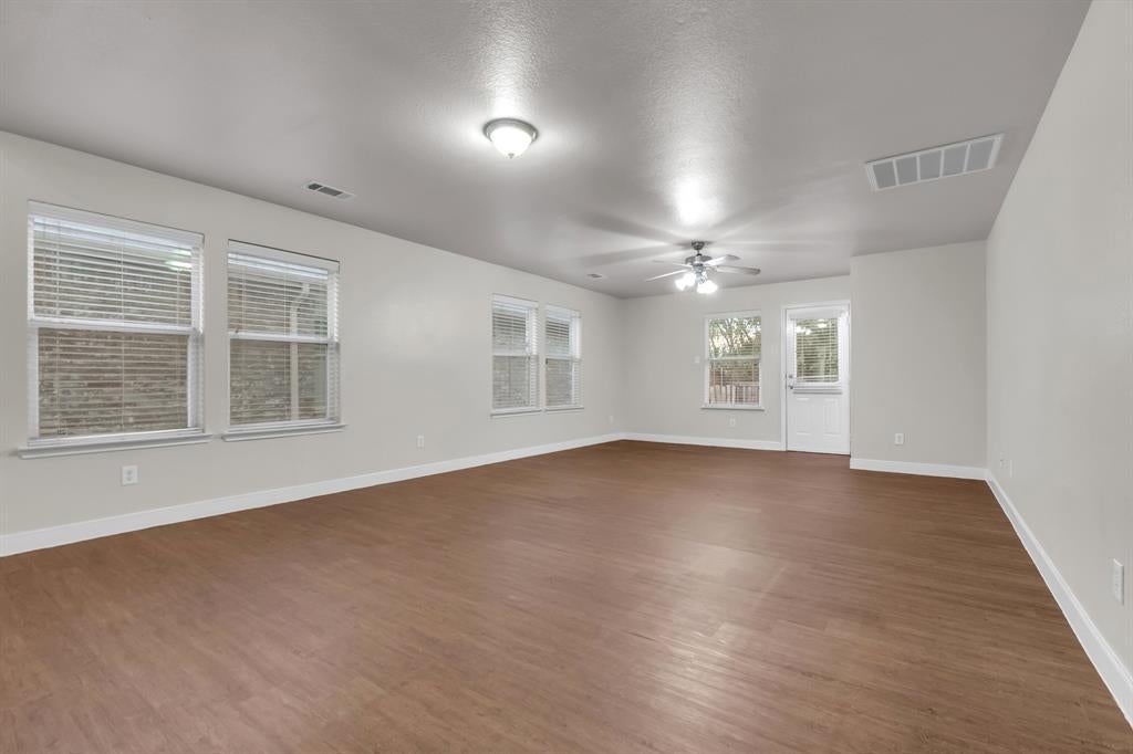 3517 Apple Valley Way