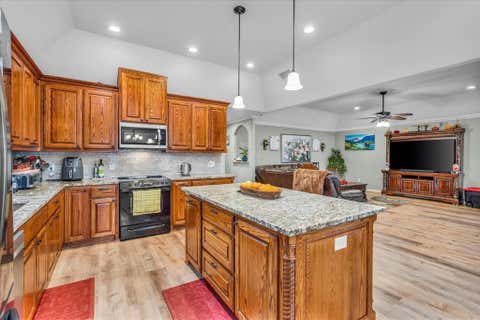 Photo of 812 E Mcgee Street, Sherman, TX 75090 (MLS # 21364248)