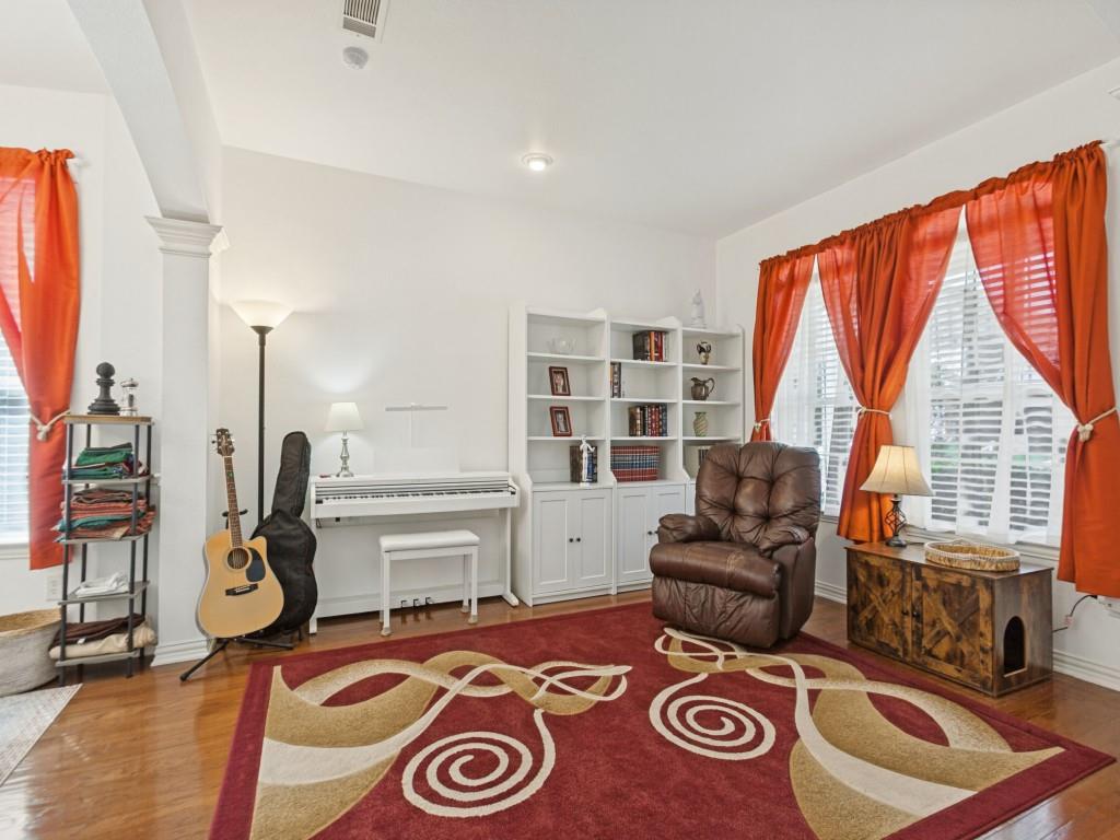 810 Grove Drive
