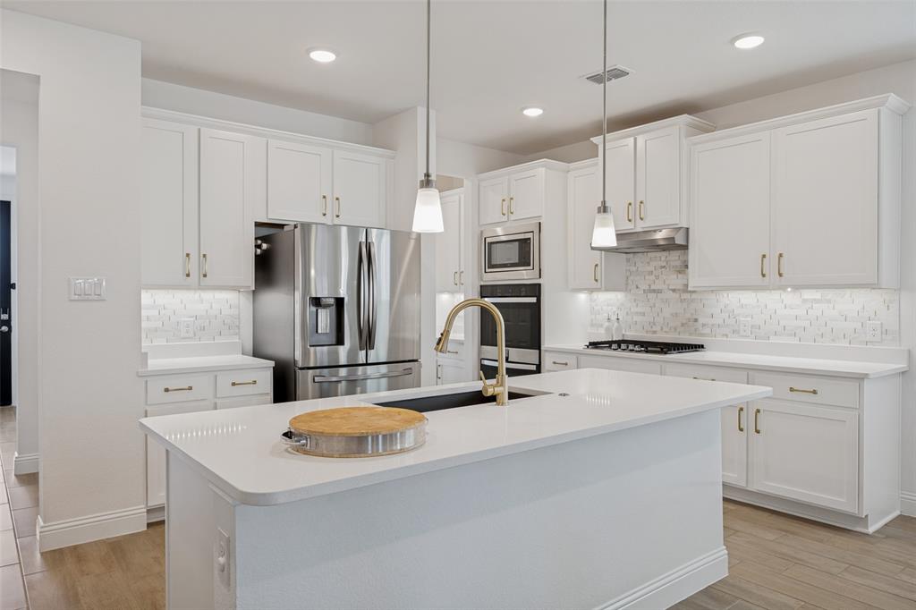 3804 Chippewa Trail